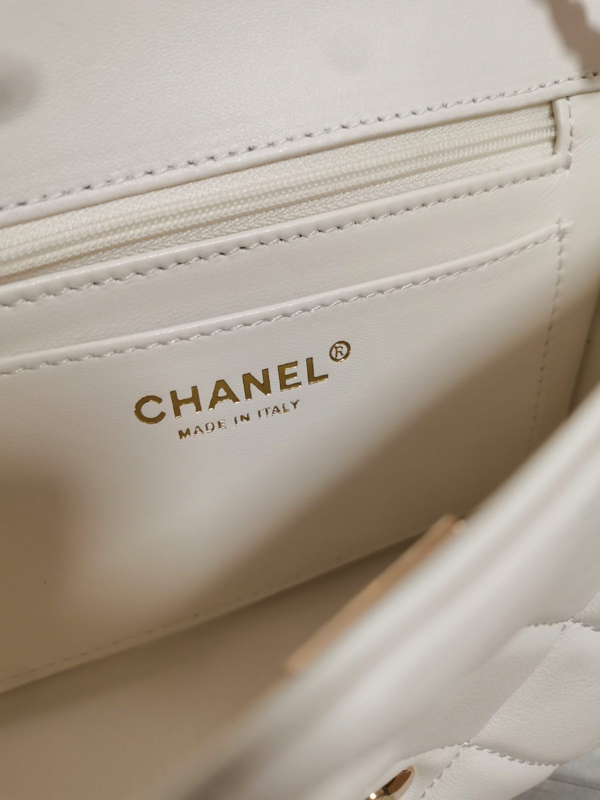 Chanel Chain Bag - Image 10