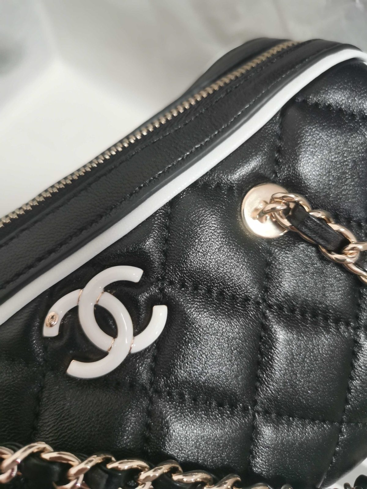 Chanel Chain Bag - Image 6