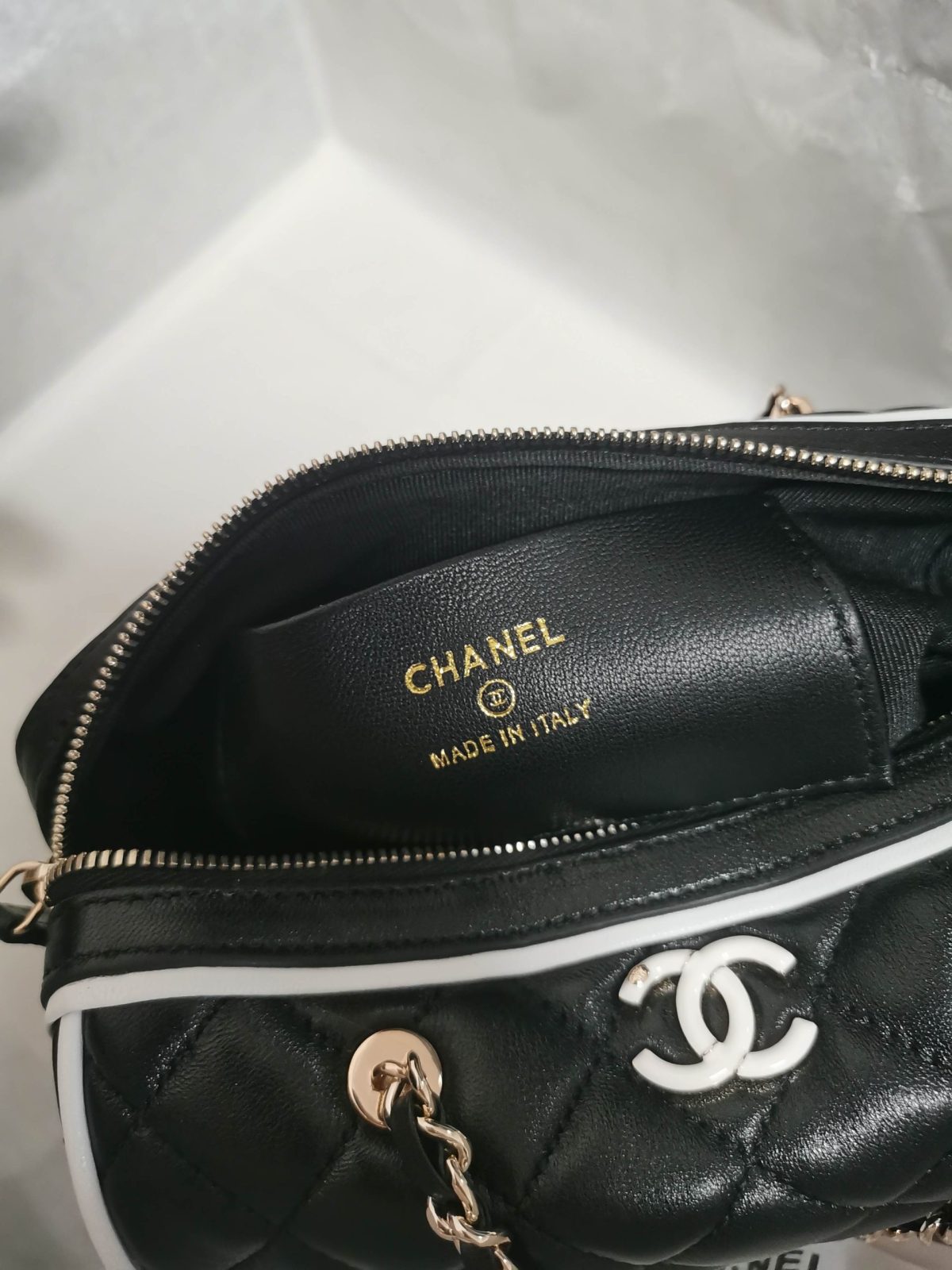Chanel Chain Bag - Image 8