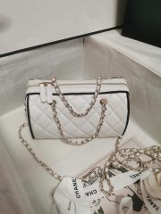 Chanel chain bag - Image 2