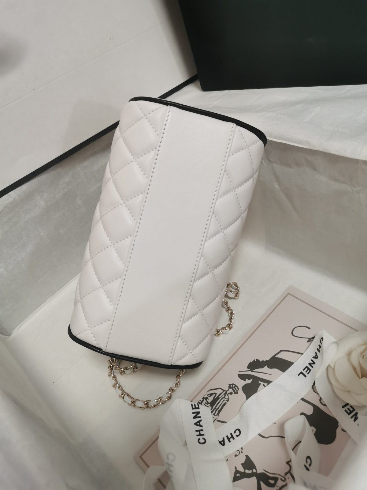 Chanel chain bag - Image 5