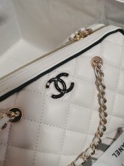 Chanel chain bag - Image 4