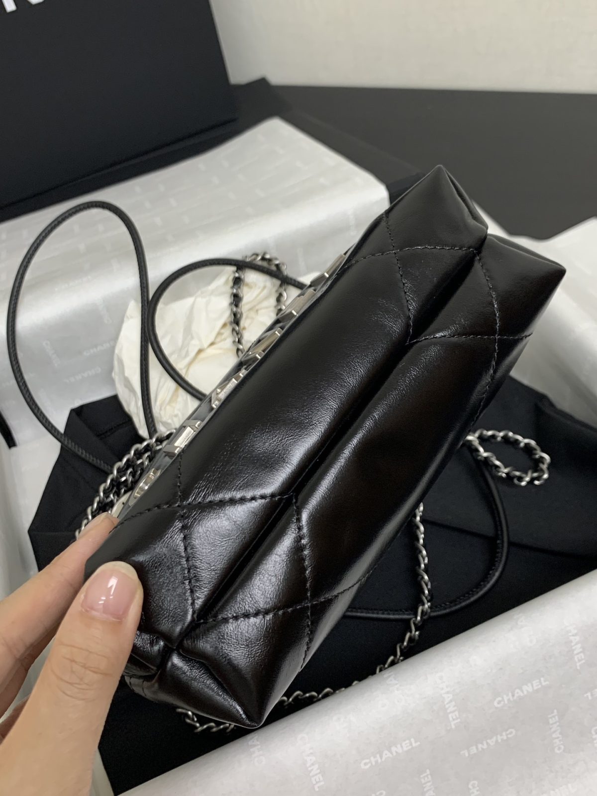 Chanel Mini 22bag - Image 6