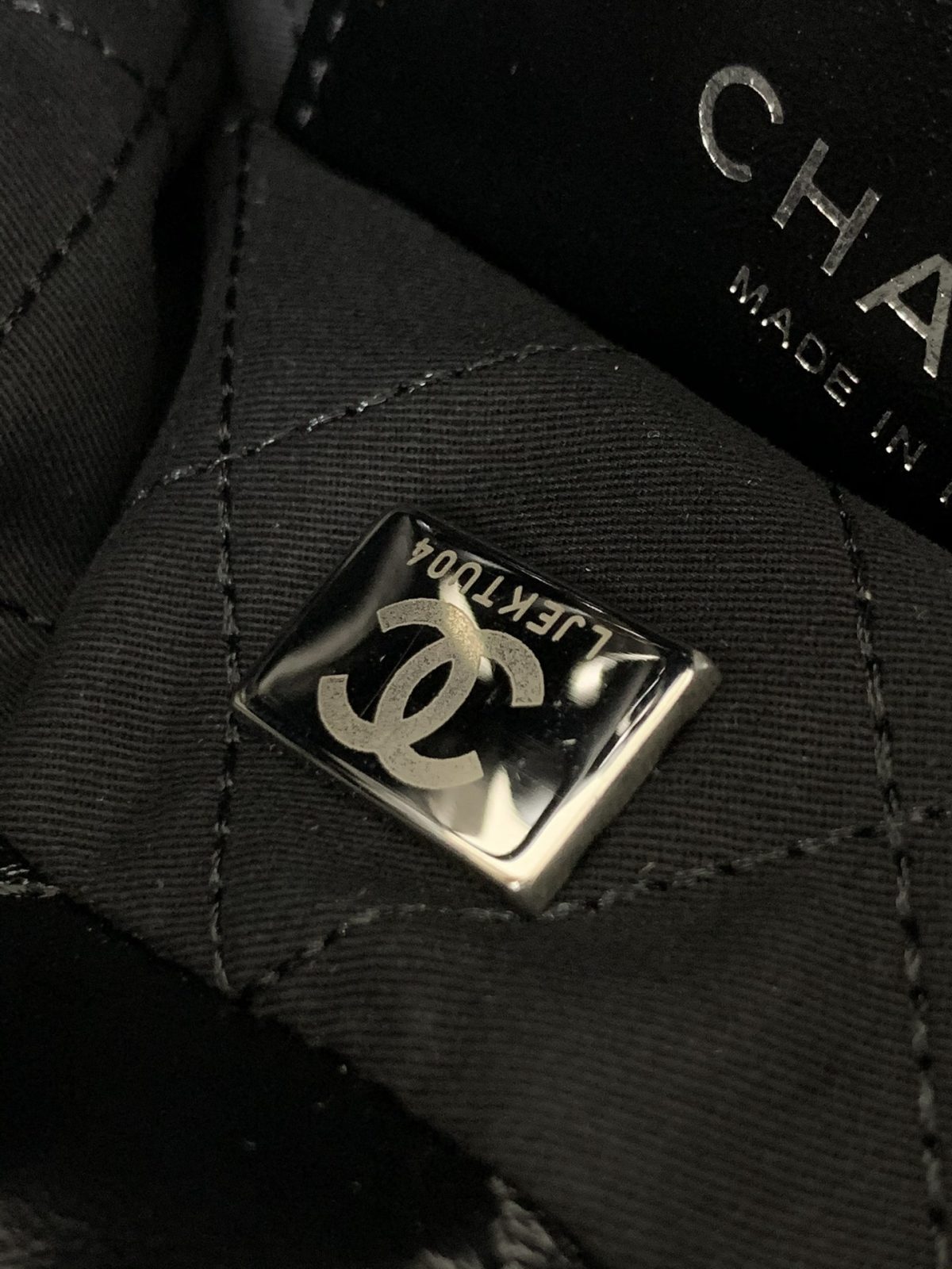 Chanel Mini 22bag - Image 9