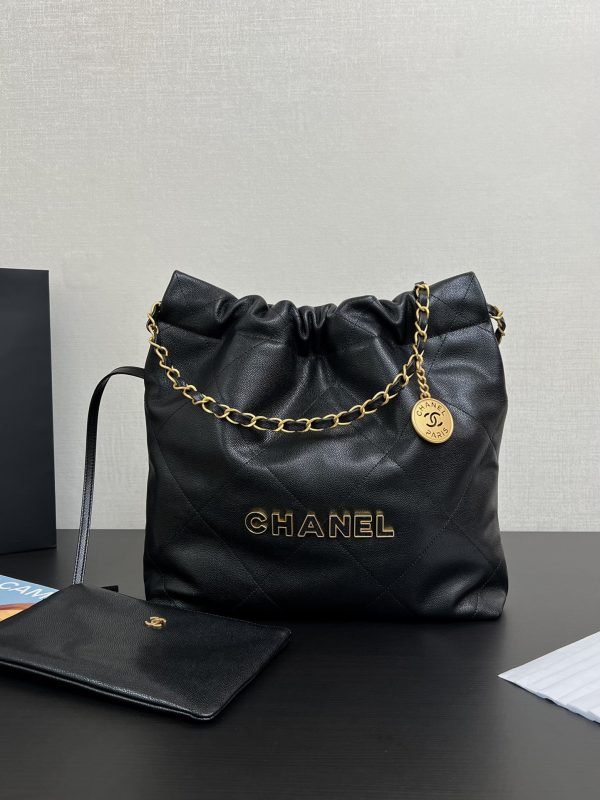 Chanel 22 Shopping Bag