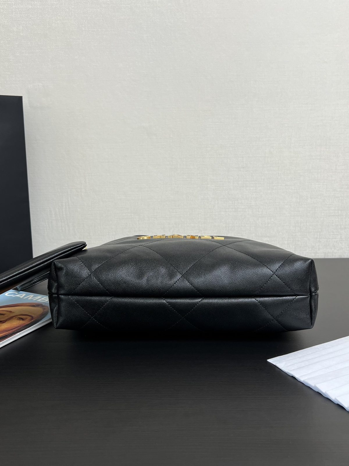 Chanel 22 Shopping Bag - Image 4