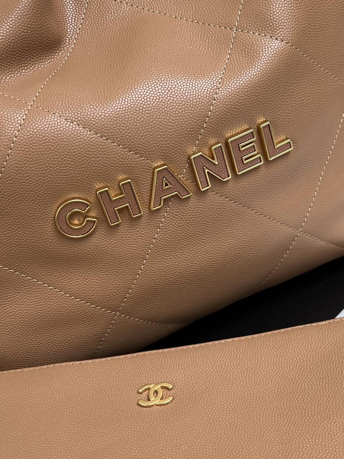 Chanel 22 Shopping Bag - Image 6