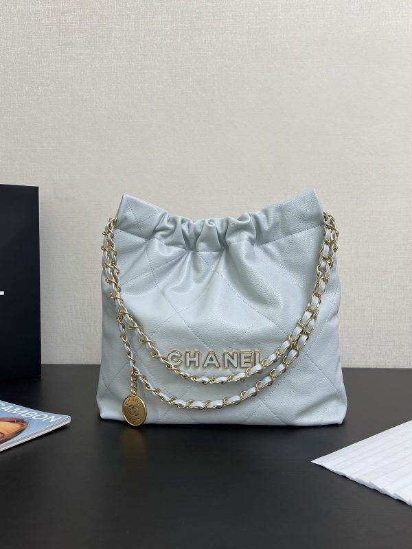 Chanel 22 Shopping Bag