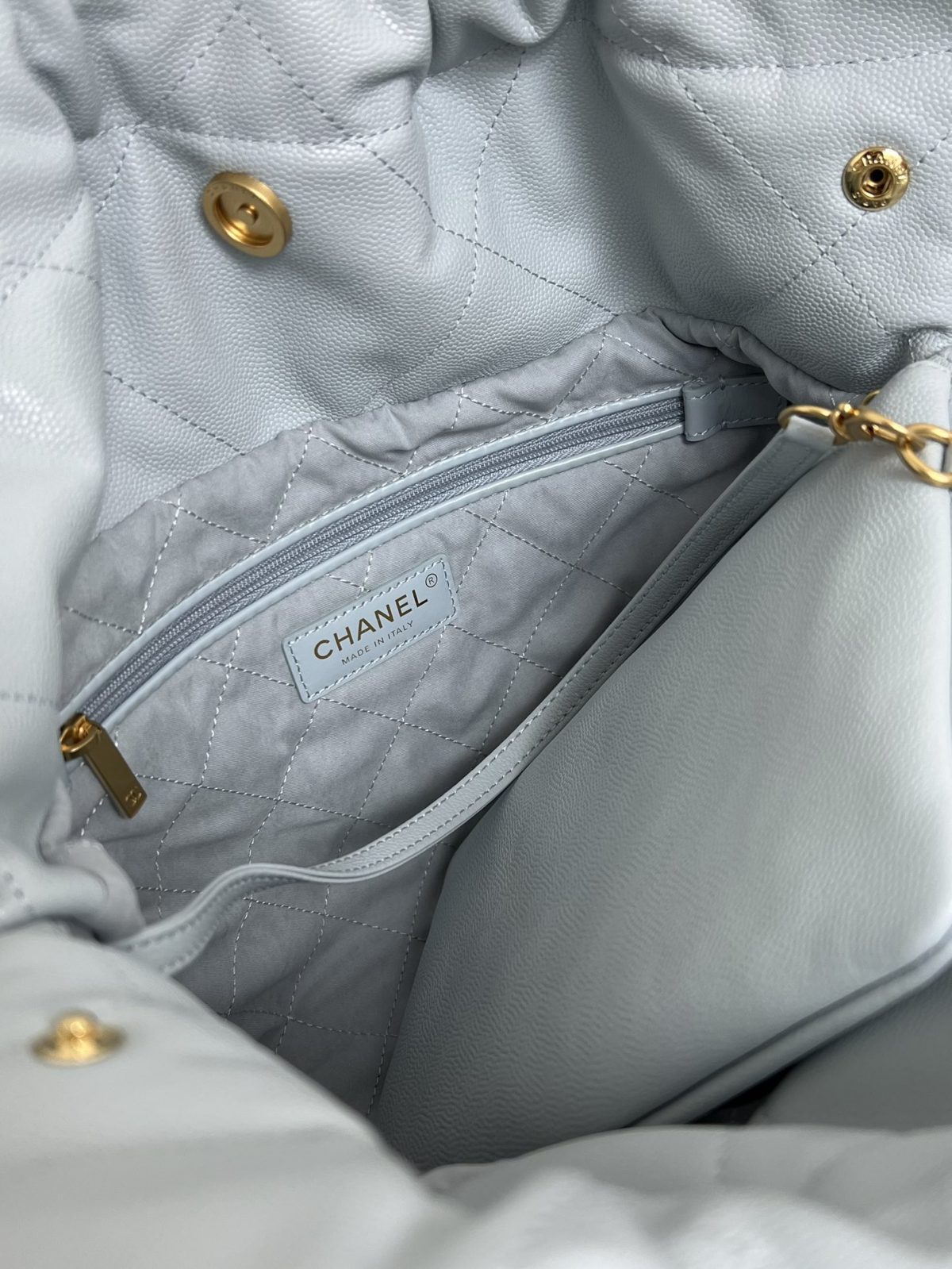 Chanel 22 Shopping Bag - Image 8