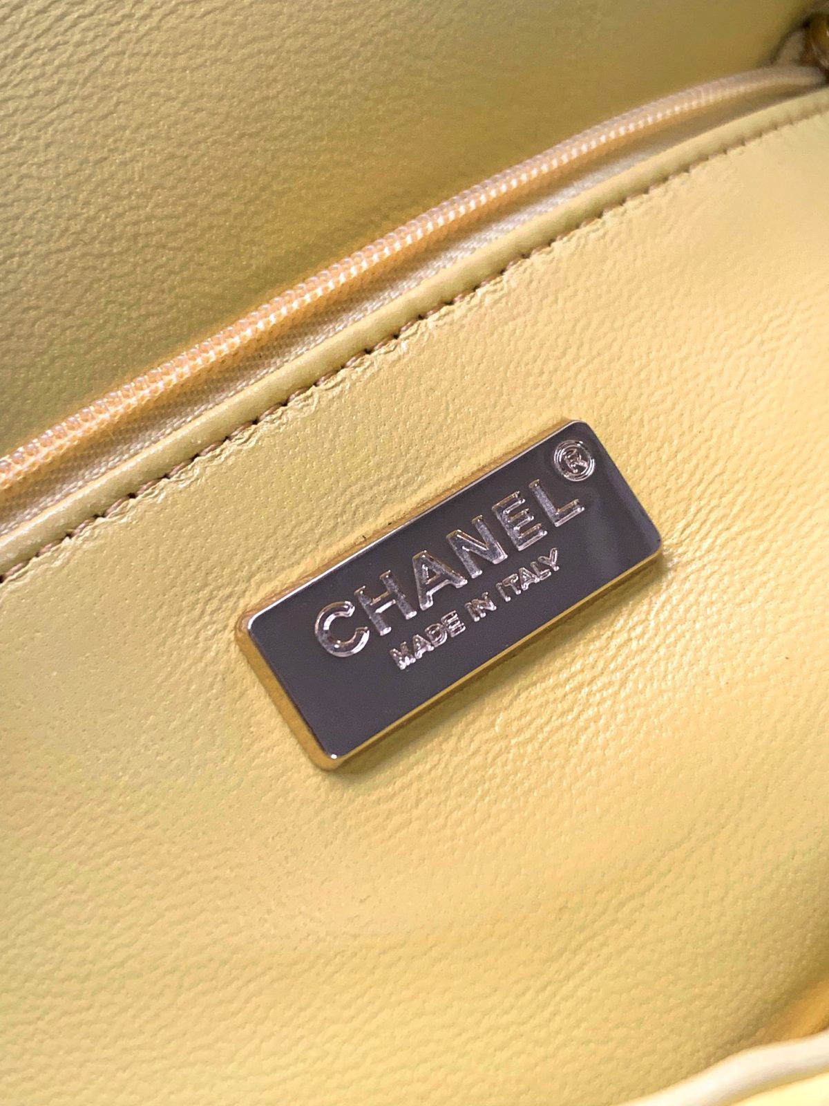 Chanel Classic Flap Bag - Image 9