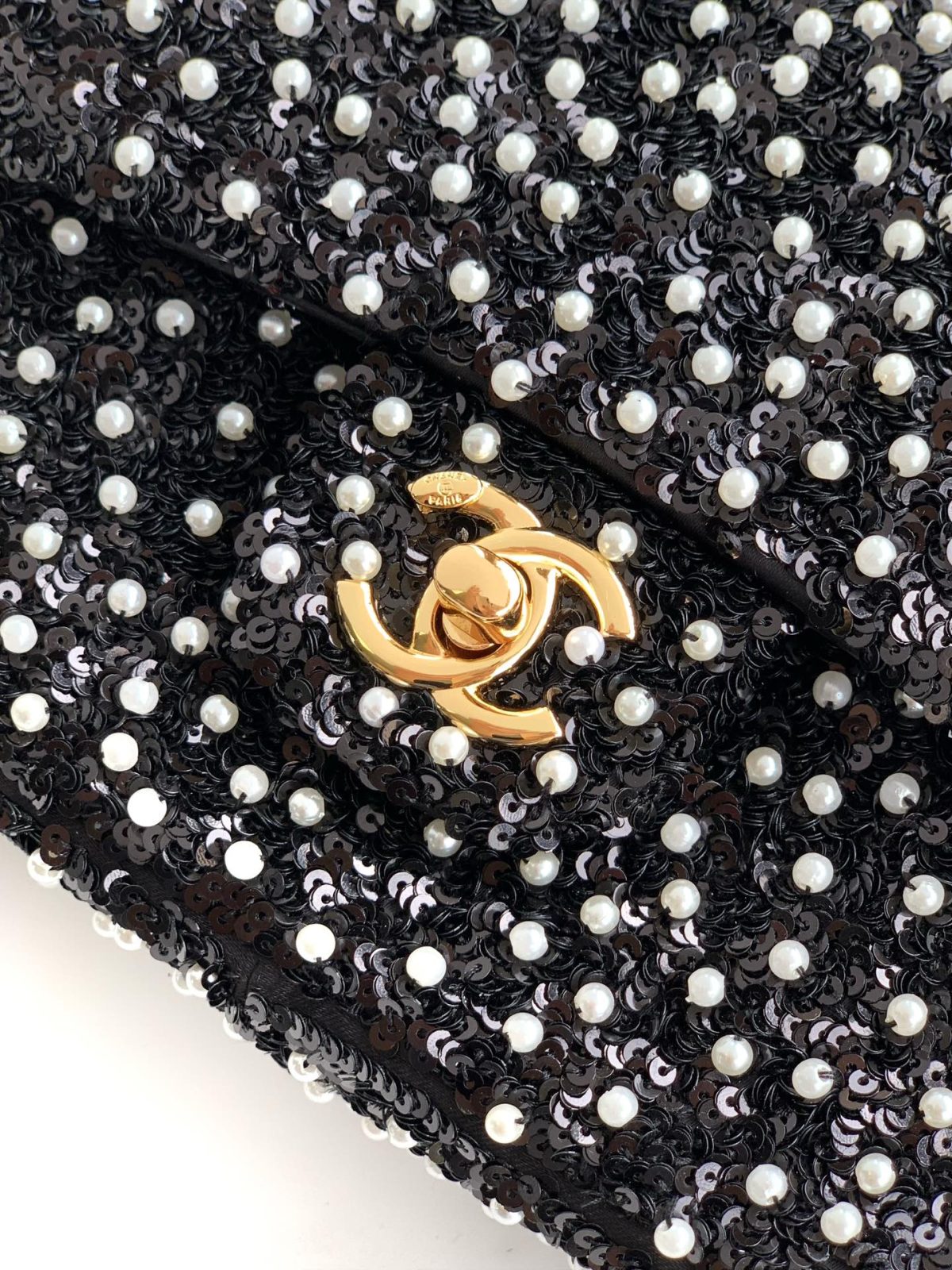 Chanel Classic Flap Bag - Image 5