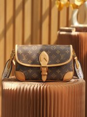 LV Diane Bag - Image 2