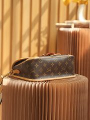 LV Diane Bag - Image 6