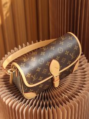 LV Diane Bag - Image 7