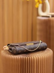 LV 𝐅𝐀𝐕𝐎𝐑𝐈𝐓𝐄 Bag - Image 8