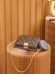 LV 𝙈𝙐𝙇𝙏𝙄 𝙋𝙊𝘾𝙃𝙀𝙏𝙏𝙀 Bag - Image 4