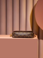 LV 𝐖𝐀𝐋𝐋𝐄𝐓 𝐎𝐍 𝐂𝐇𝐀𝐈𝐍 𝐈𝐕𝐘 Bag - Image 6