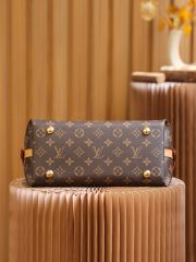 LV Carryall Bag PM - Image 8