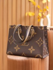 LV Onthego tote - Image 6