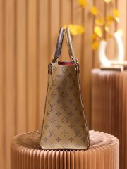 LV Onthego tote - Image 5