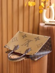 LV Onthego tote - Image 9