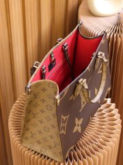 LV Onthego tote - Image 8