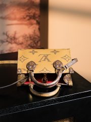 LV Onthego BB - Image 9