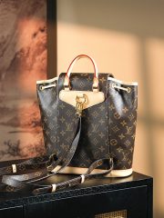 LV 𝐌𝐎𝐍𝐓𝐒𝐎𝐔𝐑𝐈𝐒 Backpack - Image 6