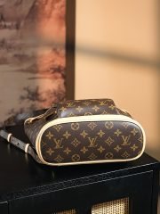 LV 𝐌𝐎𝐍𝐓𝐒𝐎𝐔𝐑𝐈𝐒 Backpack - Image 8