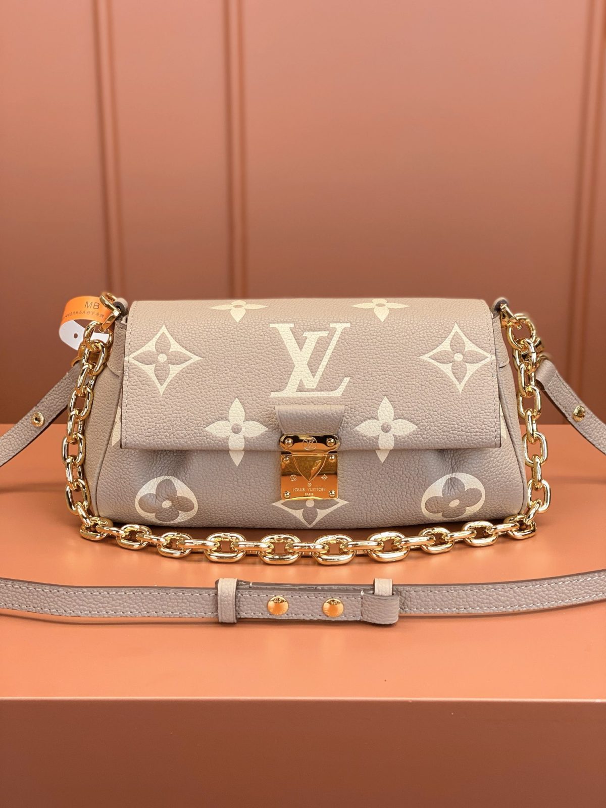 LV FAVORITE Bag - Image 1