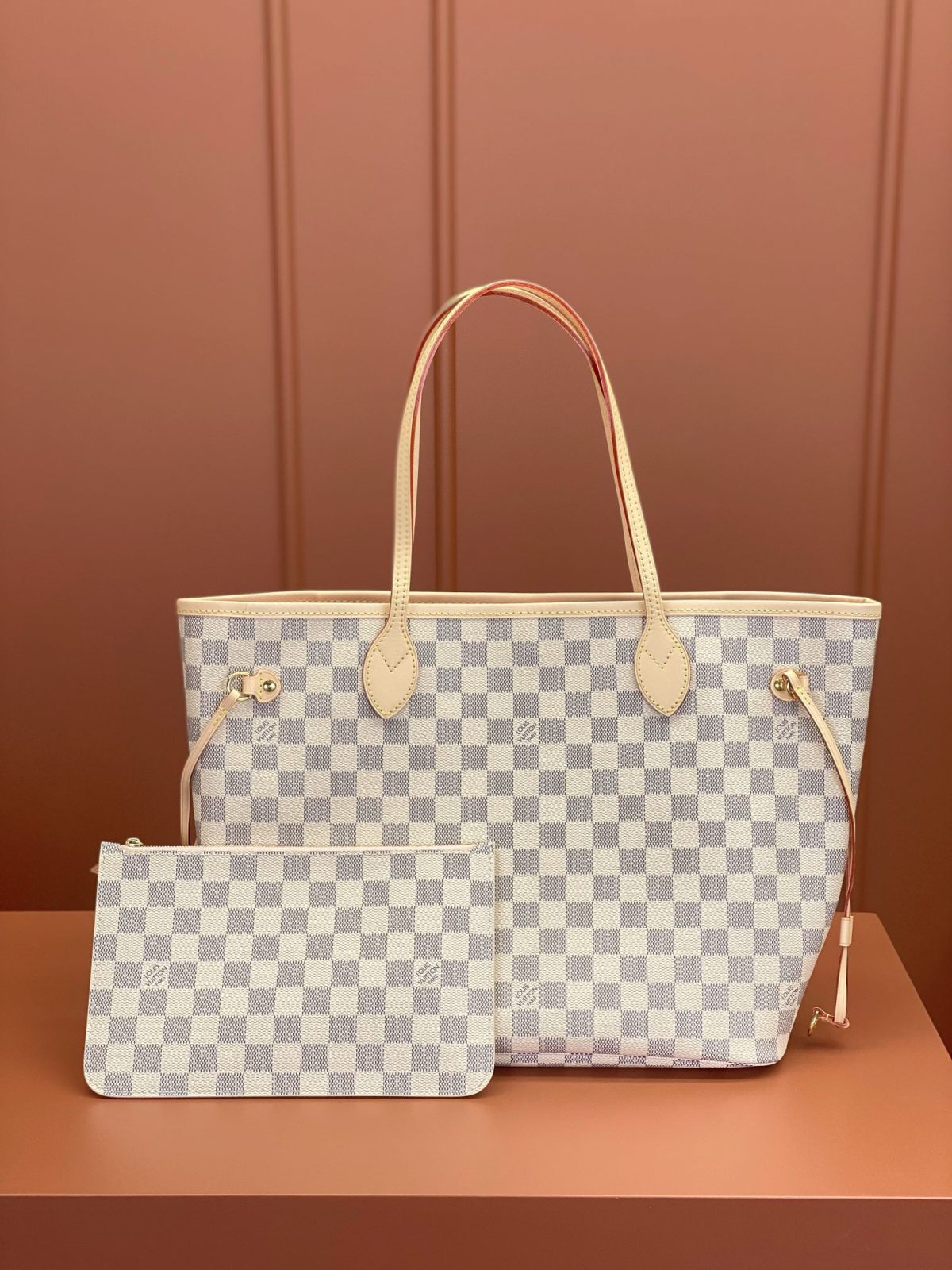 LV Neverfull MM Bag - Image 1