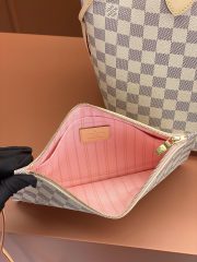 LV Neverfull MM Bag - Image 7
