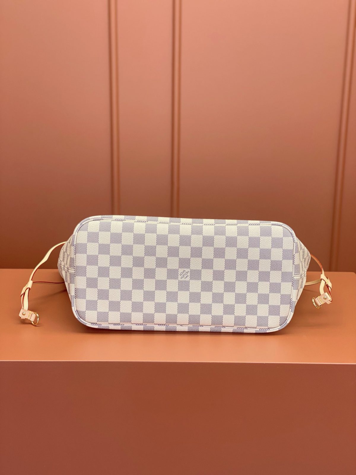 LV Neverfull MM Bag - Image 6