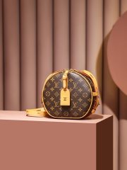 LV 𝐁𝐎𝐈𝐓𝐄 𝐂𝐇𝐀𝐏𝐄𝐀𝐔 𝐒𝐎𝐔𝐏𝐋𝐄 BAG - Image 5