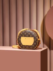 LV 𝐁𝐎𝐈𝐓𝐄 𝐂𝐇𝐀𝐏𝐄𝐀𝐔 𝐒𝐎𝐔𝐏𝐋𝐄 BAG - Image 6