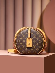 LV 𝐁𝐎𝐈𝐓𝐄 𝐂𝐇𝐀𝐏𝐄𝐀𝐔 𝐒𝐎𝐔𝐏𝐋𝐄 BAG - Image 3
