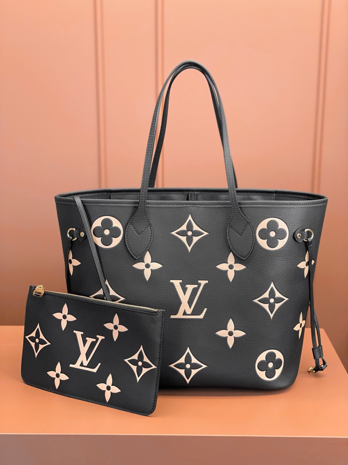 LV Neverfull MM Bag - Image 1