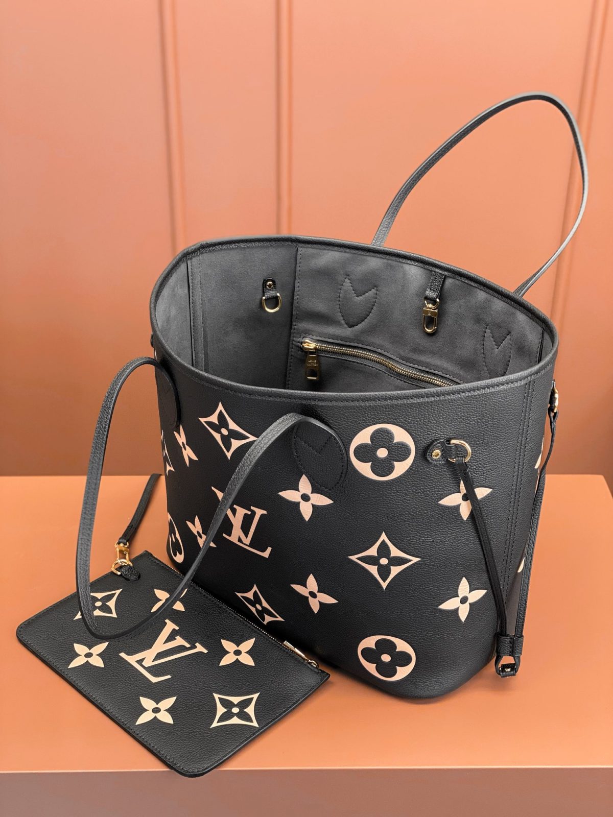 LV Neverfull MM Bag - Image 4