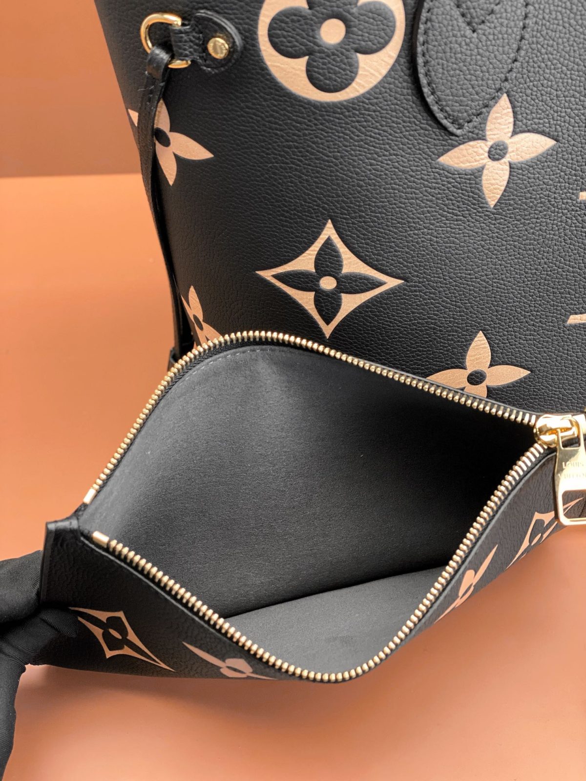 LV Neverfull MM Bag - Image 8