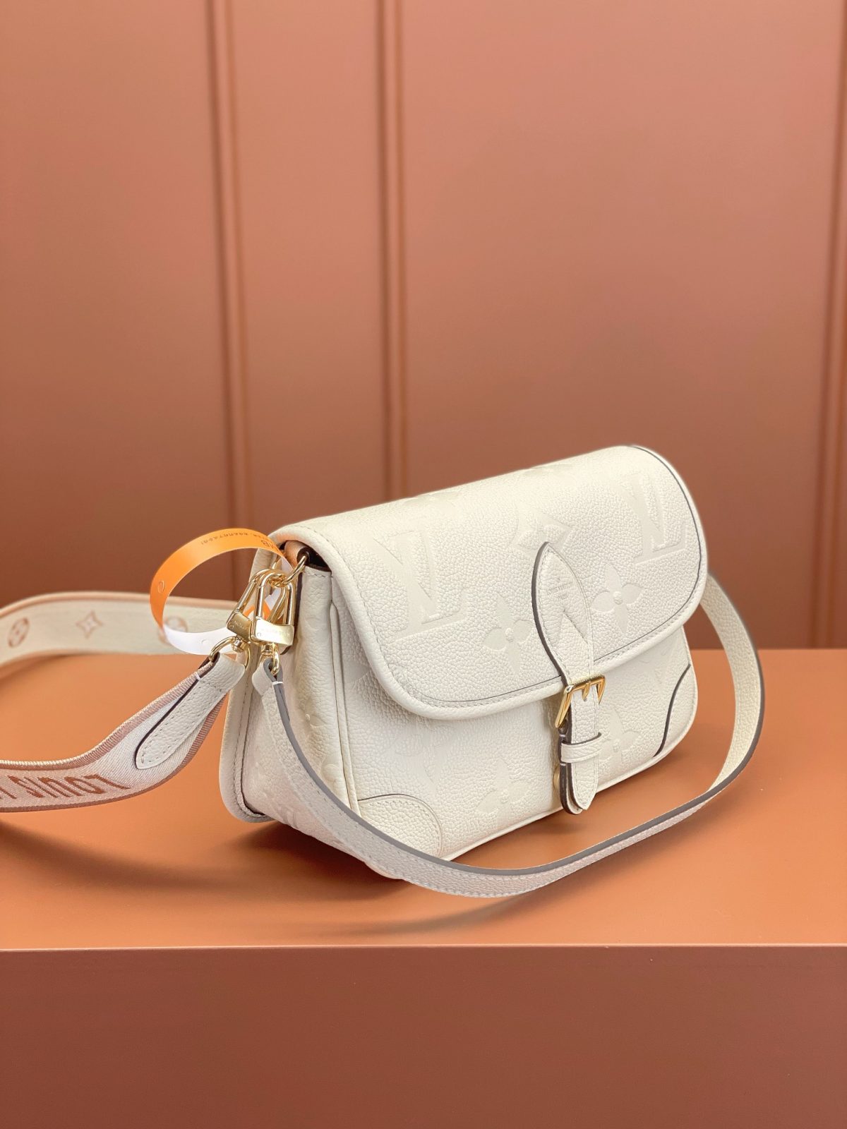 LV Diane Bag - Image 4