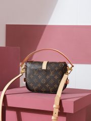 LV 𝐒𝐀𝐔𝐌𝐔𝐑 𝐁𝐁 BAG - Image 5