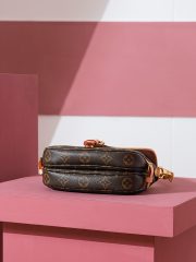 LV 𝐒𝐀𝐔𝐌𝐔𝐑 𝐁𝐁 BAG - Image 6