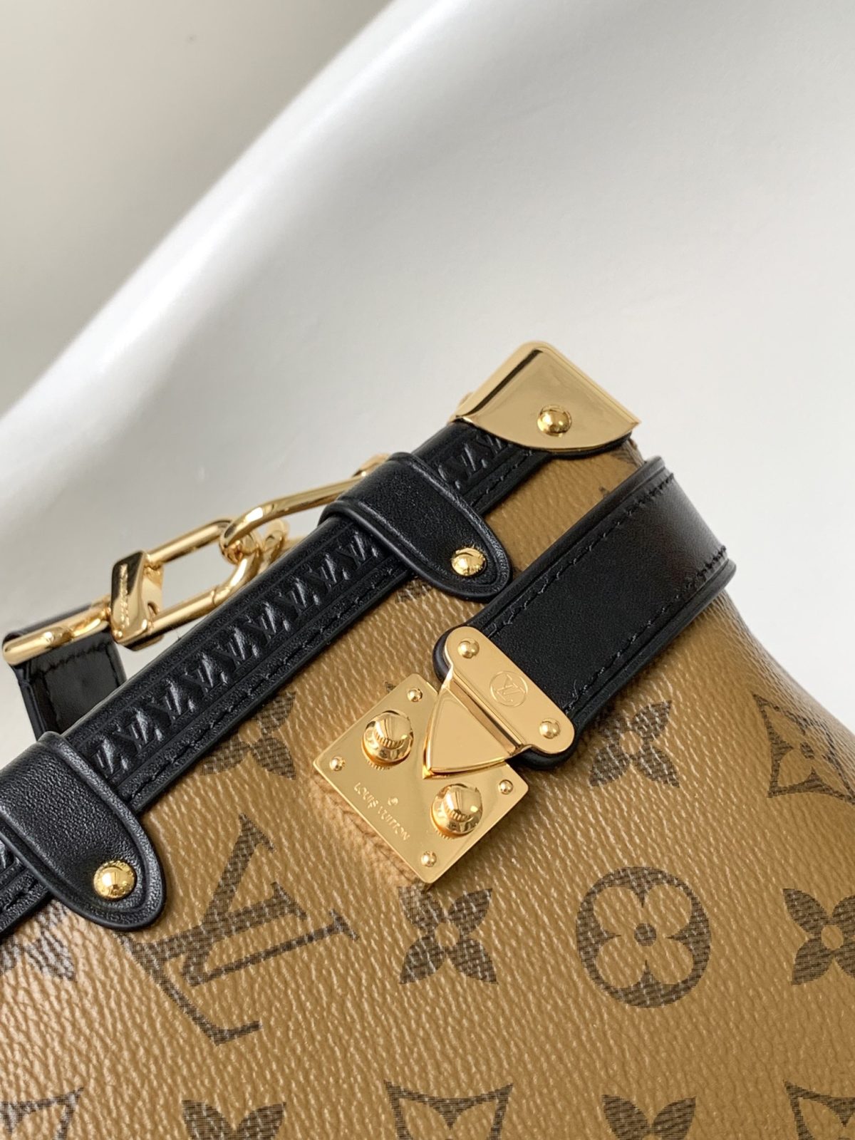 LV Cruise Bag - Image 5