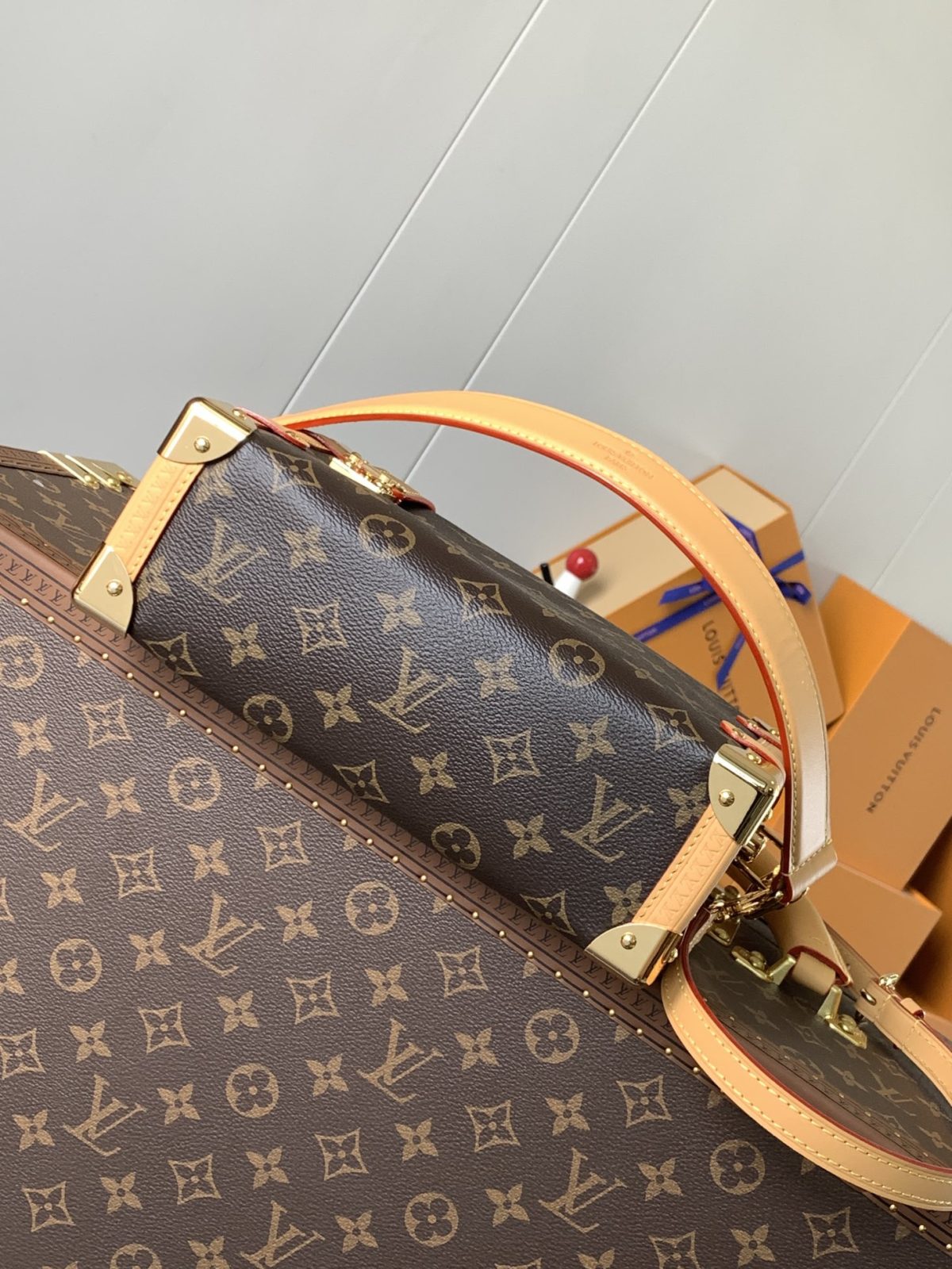 LV Cruise Bag - Image 3
