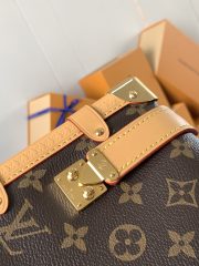 LV Cruise Bag - Image 5