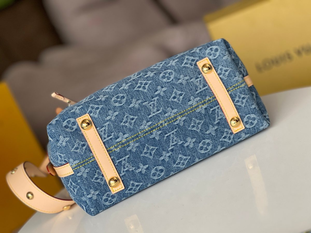LV Bag - Image 5