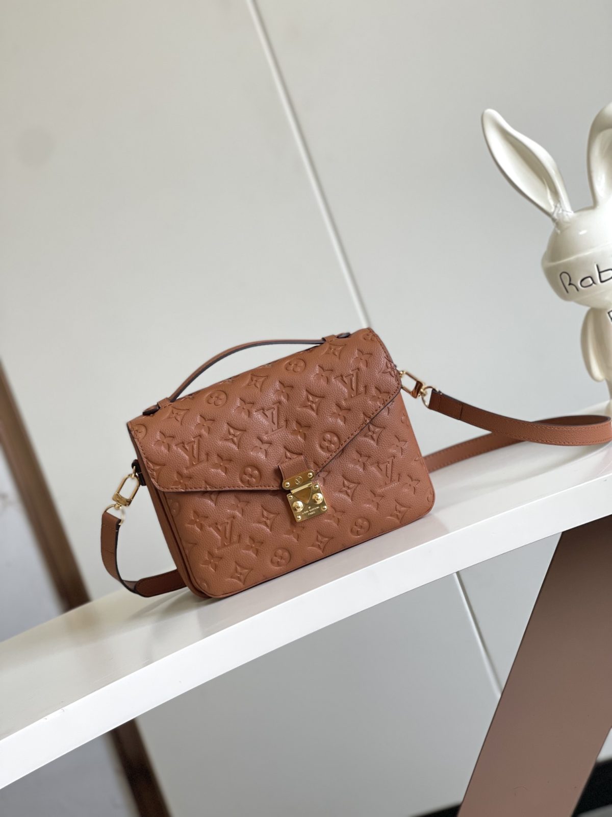 LV Pochette Metis Bag - Image 1