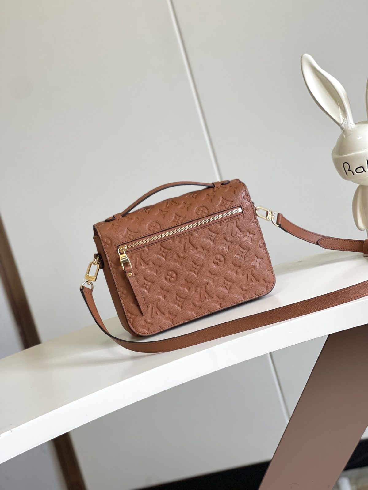 LV Pochette Metis Bag - Image 2