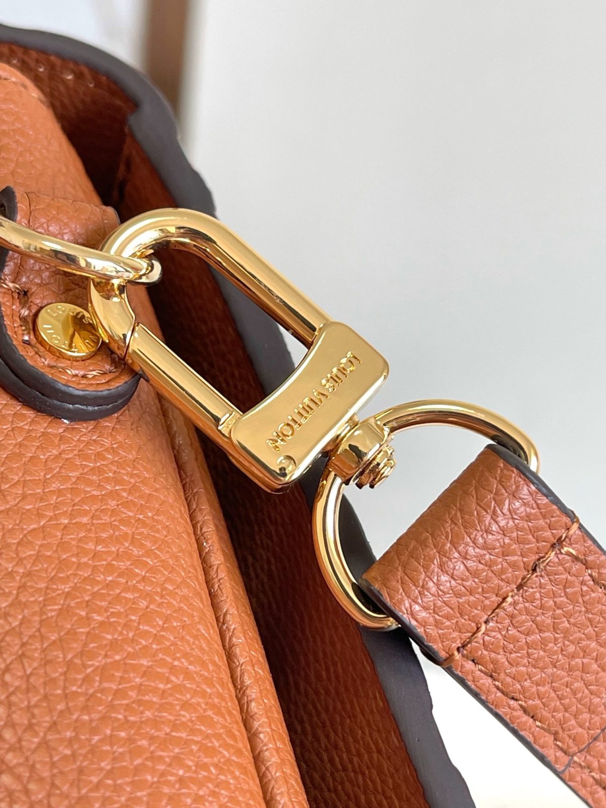 LV Pochette Metis Bag - Image 5