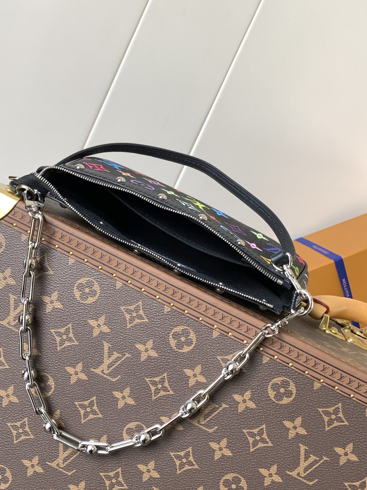 LV Pochette Accessoires Bag - Image 8